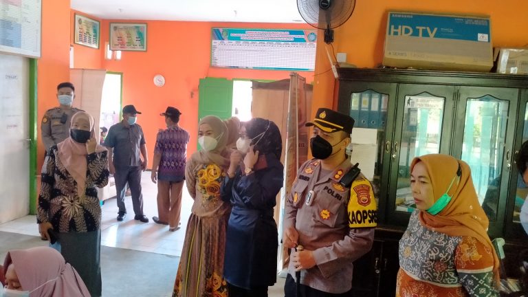 Kunjungan Kapolres Benteng beserta jajarannya di Pilkades Desa Pondok Kelapa